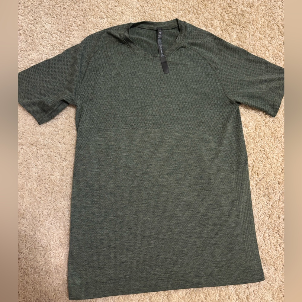 lululemon athletica Green Short Sleeve Tee